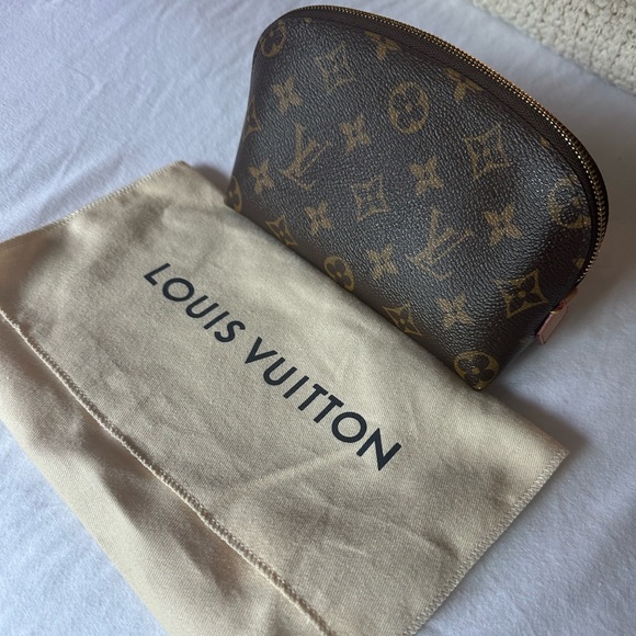 Louis Vuitton Cosmetic Pouch - Picture 2 of 9